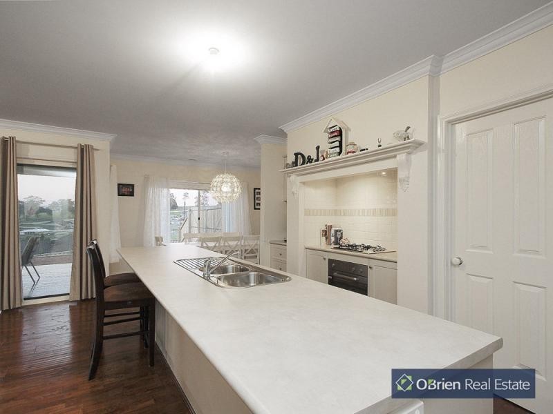 3 Waterside Drive, Drouin VIC 3818