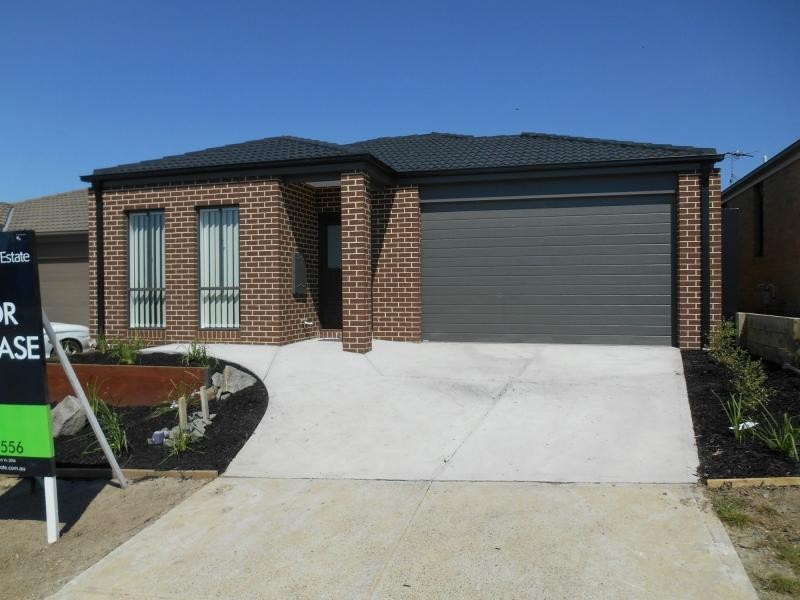 34 Botham Crescent, Pakenham VIC 3810