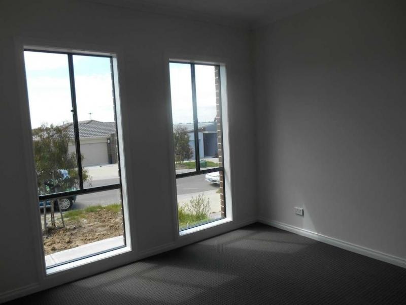 34 Botham Crescent, Pakenham VIC 3810