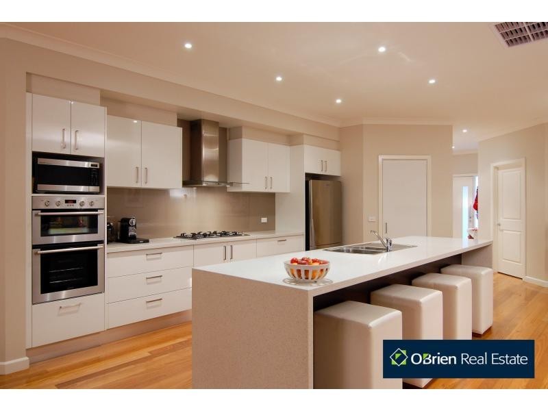 12 Cribb Cove, Narre Warren South VIC 3805