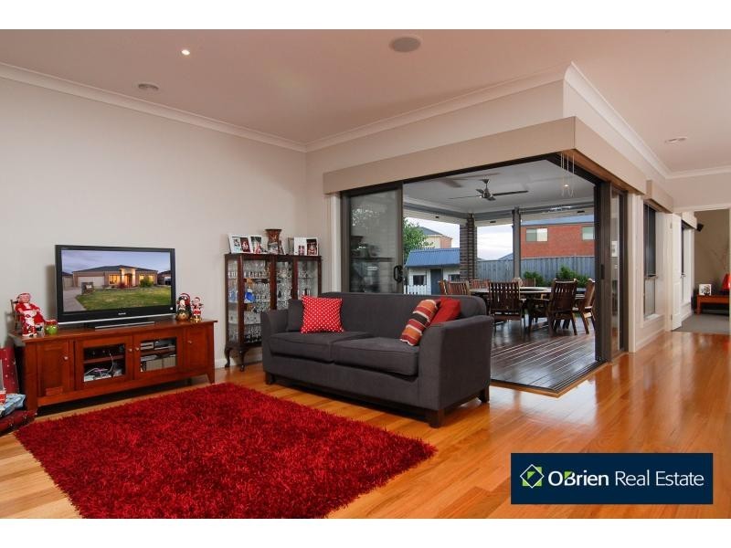 12 Cribb Cove, Narre Warren South VIC 3805