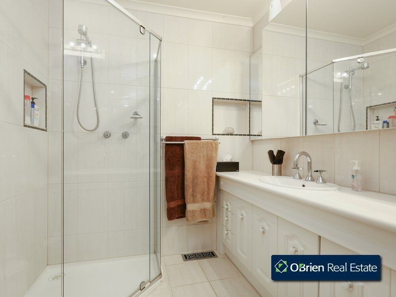 51 Collins Crescent, Berwick VIC 3806