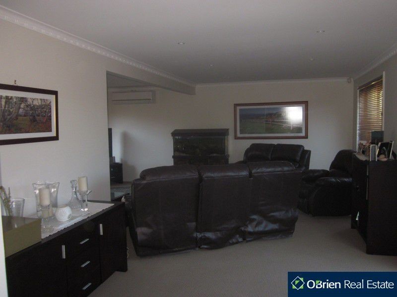 7 Cristata Avenue, Endeavour Hills VIC 3802