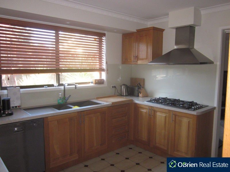 7 Cristata Avenue, Endeavour Hills VIC 3802