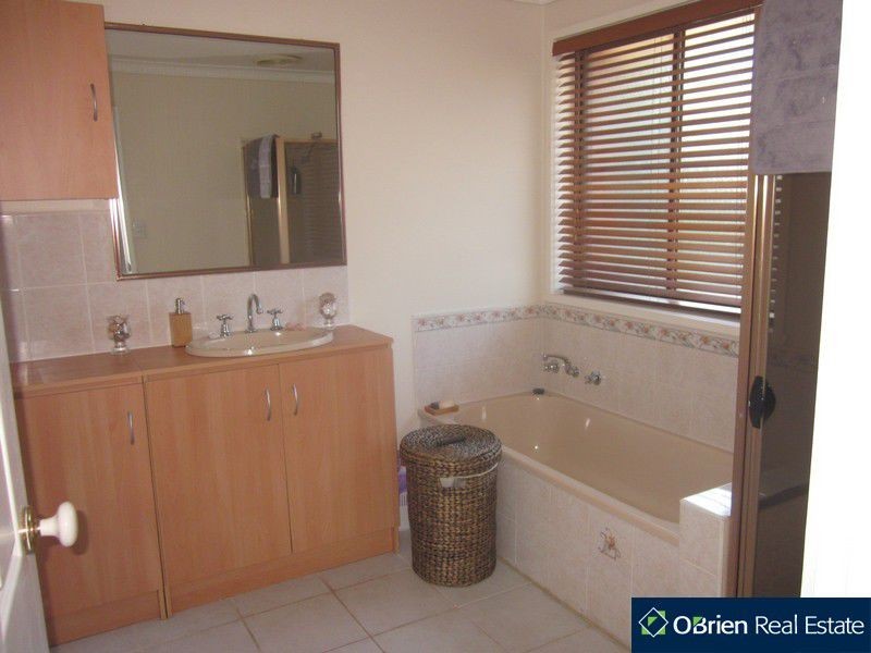 7 Cristata Avenue, Endeavour Hills VIC 3802