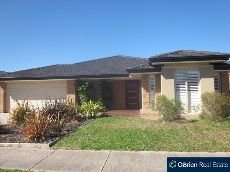 5 BEECHWOOD Drive, Lyndhurst VIC 3975