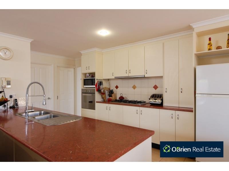 24 Bewley Way, Berwick VIC 3806