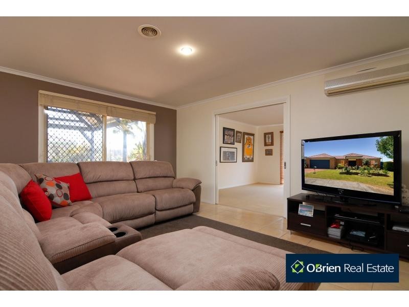24 Bewley Way, Berwick VIC 3806