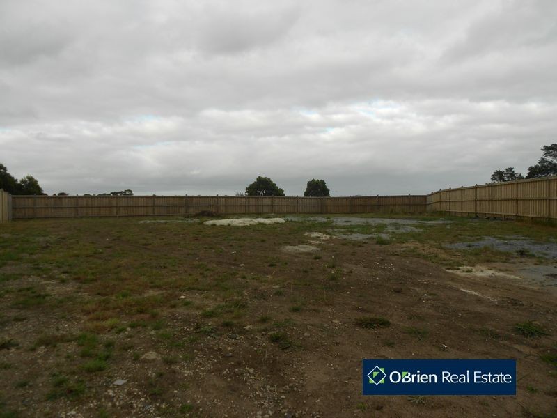 18 Bimberry Circuit, Clyde VIC 3978