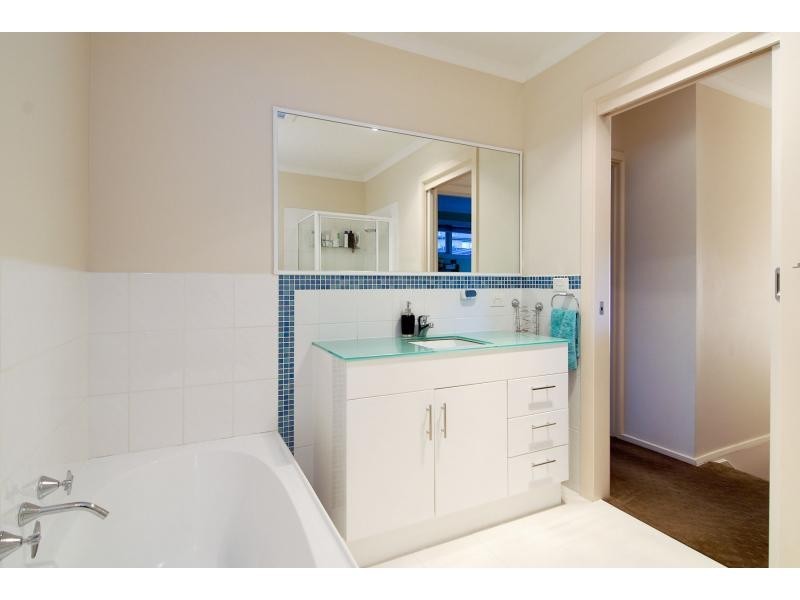 13 Outlook Drive, Berwick VIC 3806