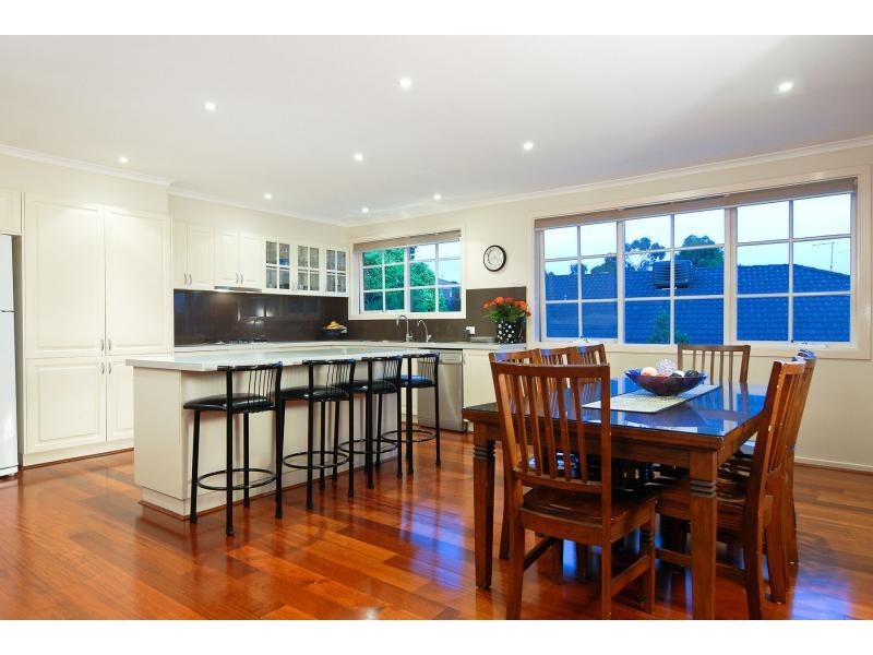 13 Outlook Drive, Berwick VIC 3806