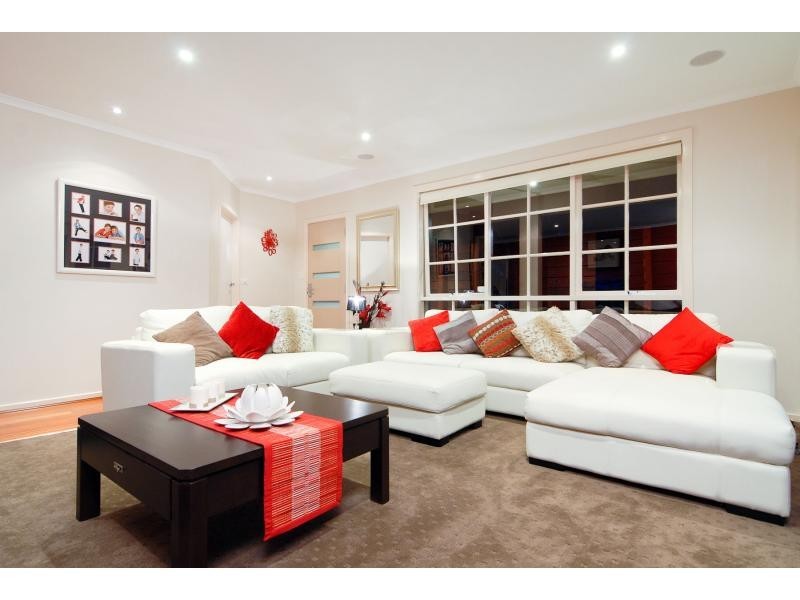 13 Outlook Drive, Berwick VIC 3806