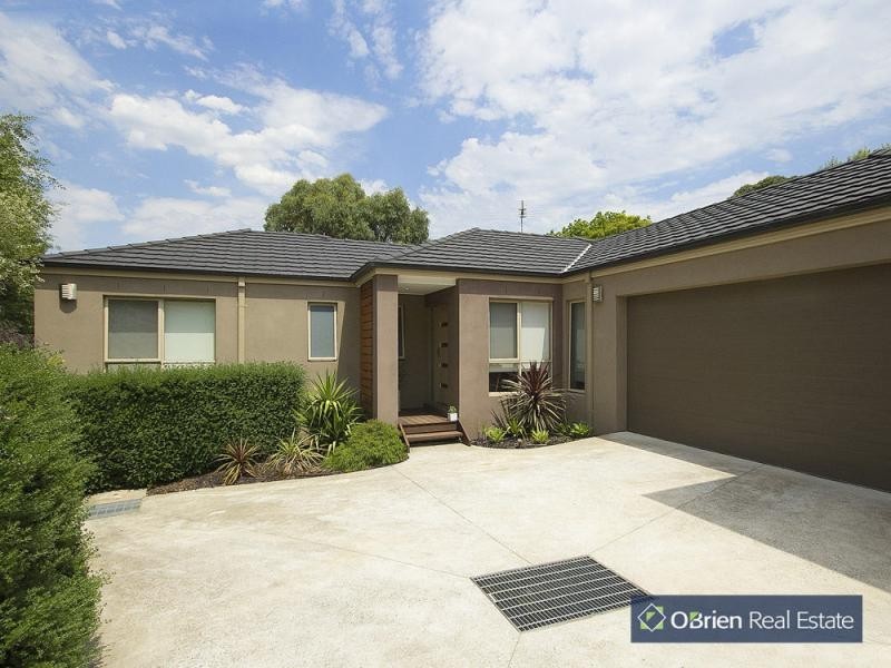 13A Outlook Drive, Berwick VIC 3806