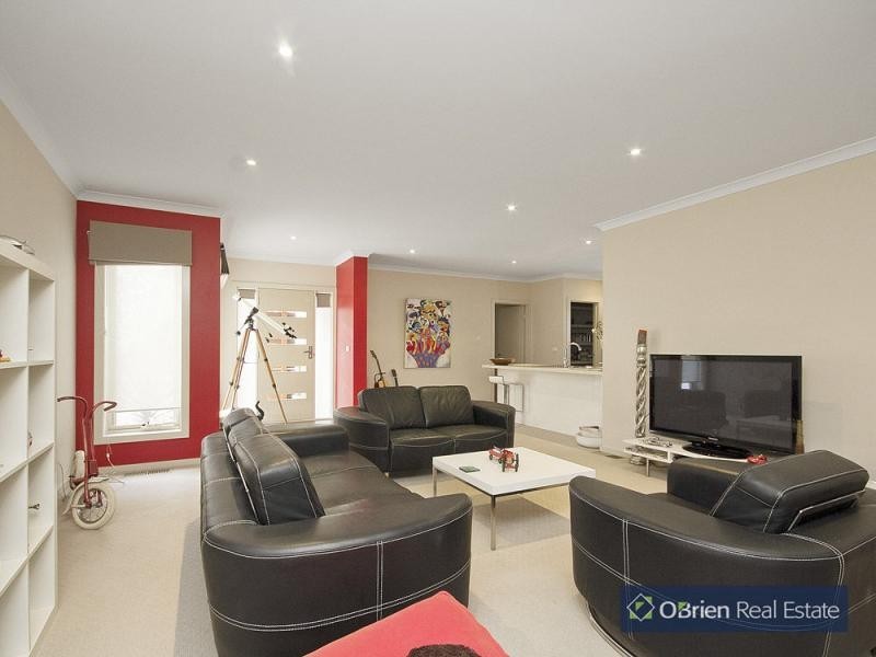 13A Outlook Drive, Berwick VIC 3806