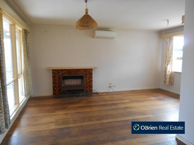 49 Cranbourne Drive, Cranbourne VIC 3977