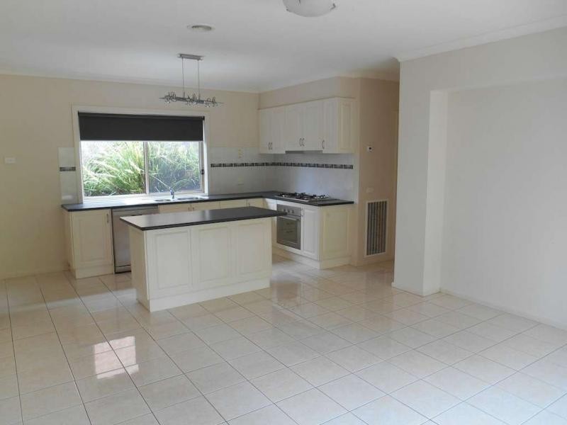 7 April Close, Berwick VIC 3806