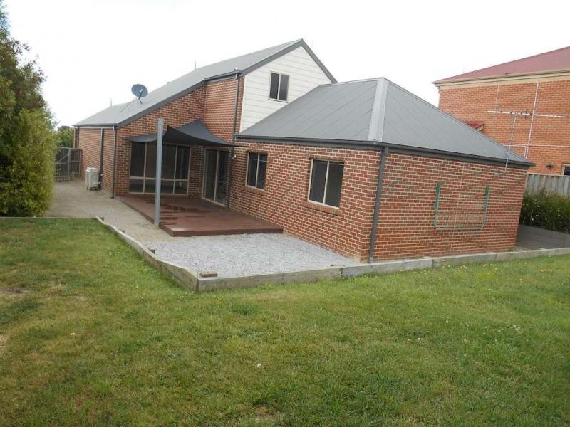 7 April Close, Berwick VIC 3806