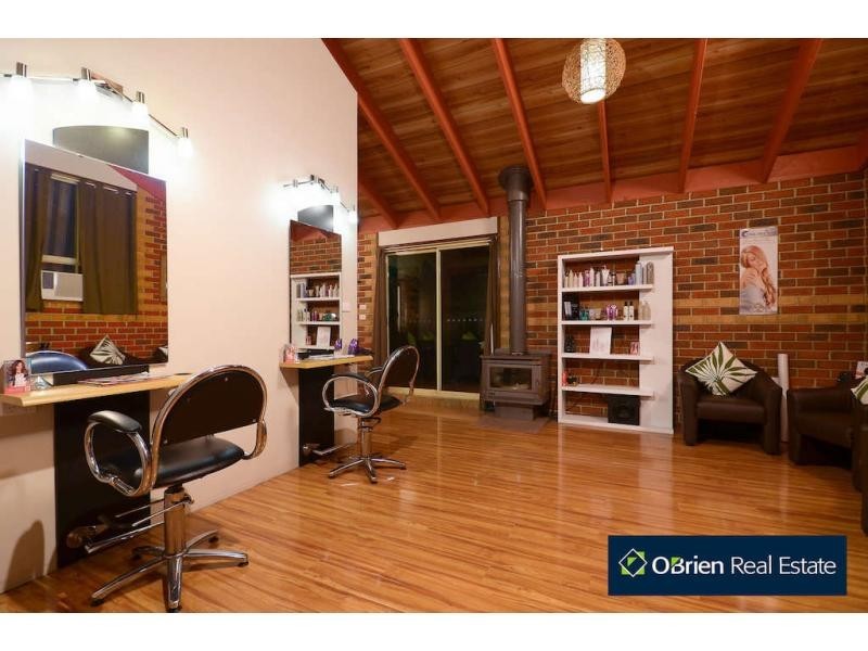 33 Lasiandra Circuit, Narre Warren VIC 3805