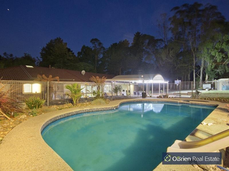 16 Facey Road, Devon Meadows VIC 3977