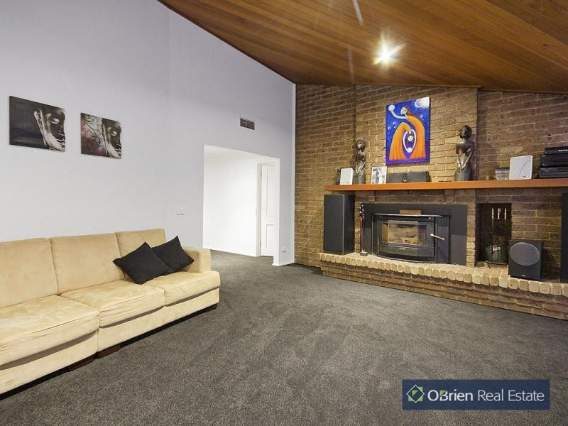 16 Facey Road, Devon Meadows VIC 3977