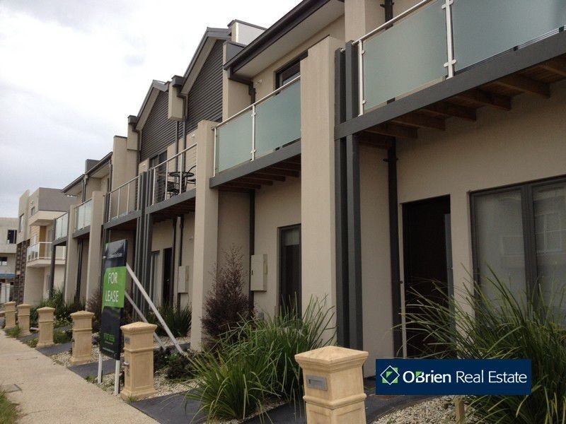 25 Harlesden Circuit, Pakenham VIC 3810