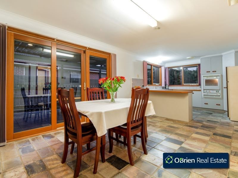 10 Mitre Crescent, Berwick VIC 3806