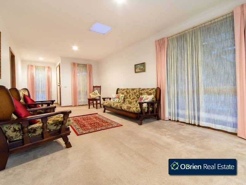 10 Mitre Crescent, Berwick VIC 3806