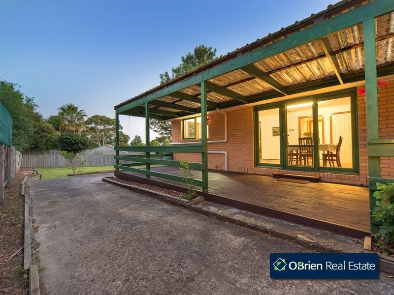 10 Mitre Crescent, Berwick VIC 3806
