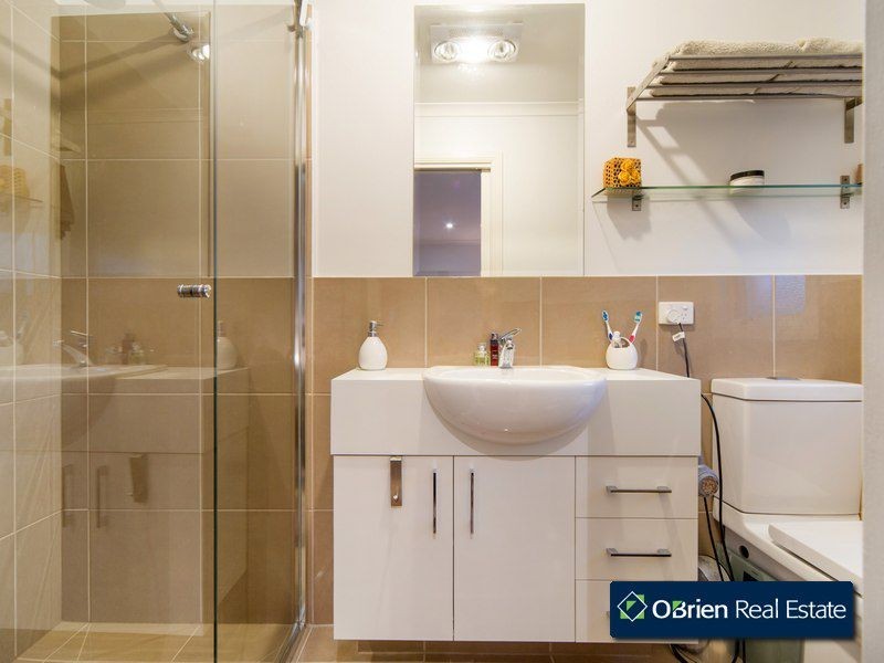 8 John Fisher Drive, Berwick VIC 3806