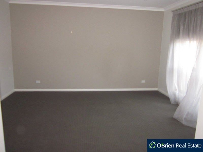 20 Villella Drive, Pakenham VIC 3810