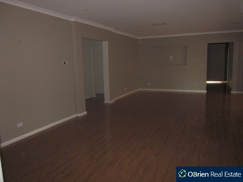 20 Villella Drive, Pakenham VIC 3810