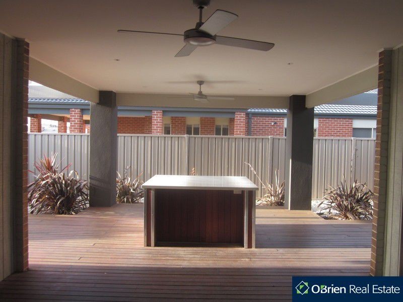 20 Villella Drive, Pakenham VIC 3810