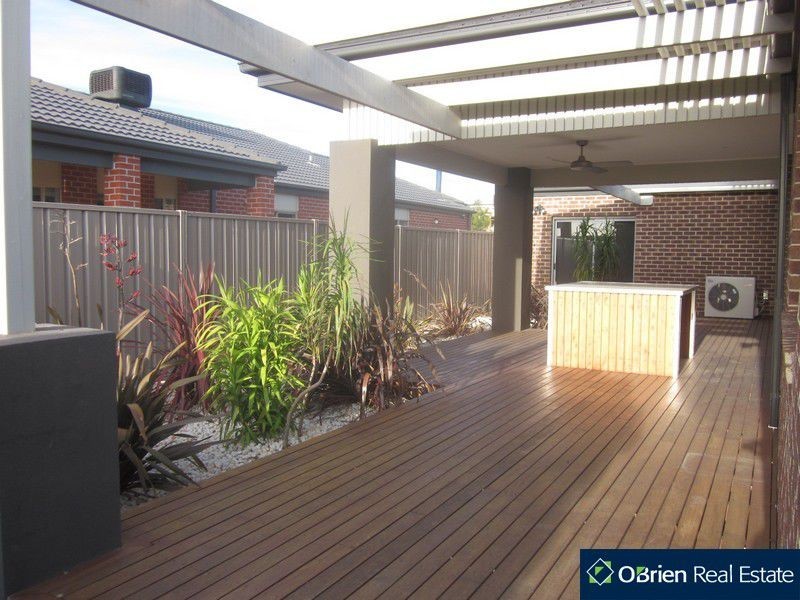 20 Villella Drive, Pakenham VIC 3810