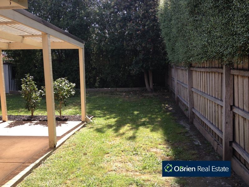 8 Magdalena Place, Berwick VIC 3806