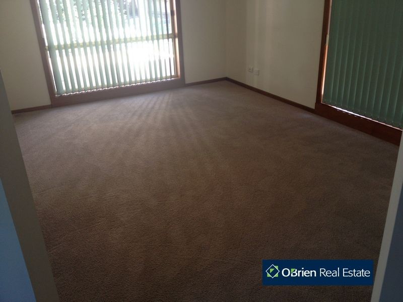 8 Magdalena Place, Berwick VIC 3806