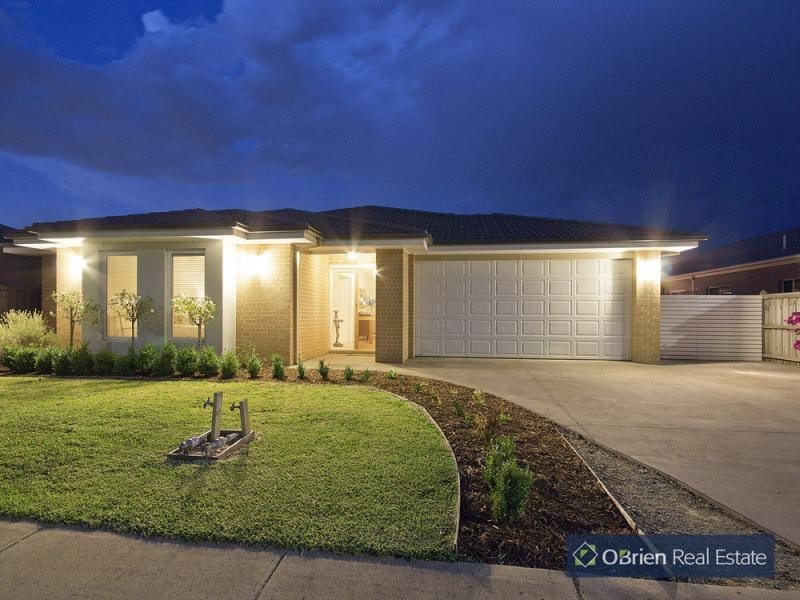 10 Wesson Way, Cranbourne East VIC 3977
