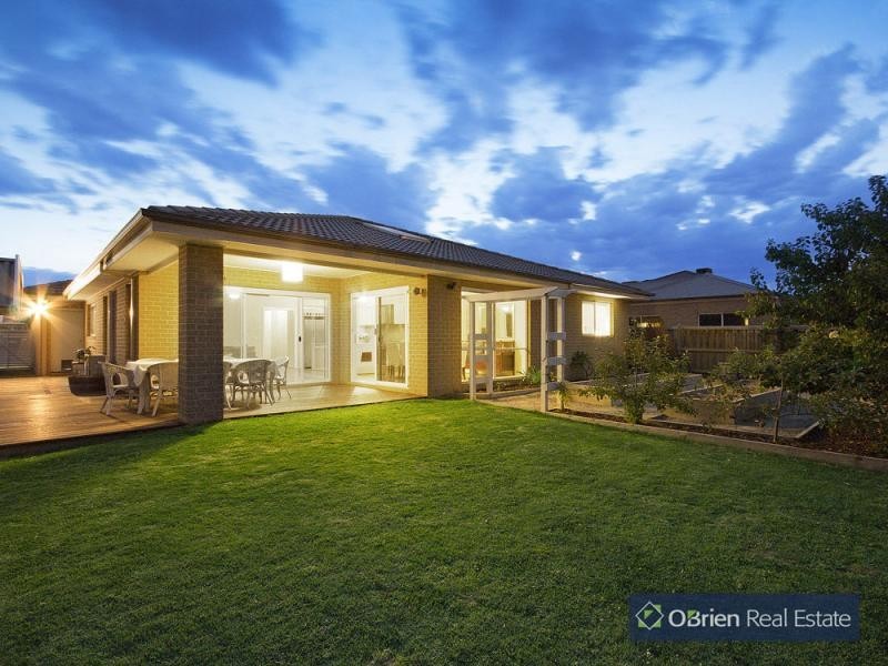 10 Wesson Way, Cranbourne East VIC 3977