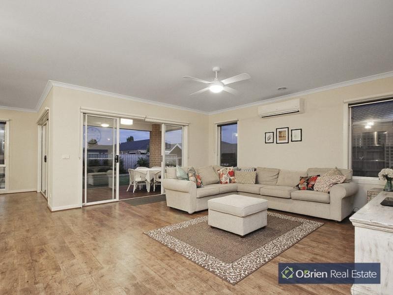 10 Wesson Way, Cranbourne East VIC 3977