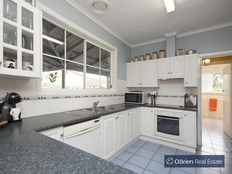 7 Meadow Road, Devon Meadows VIC 3977