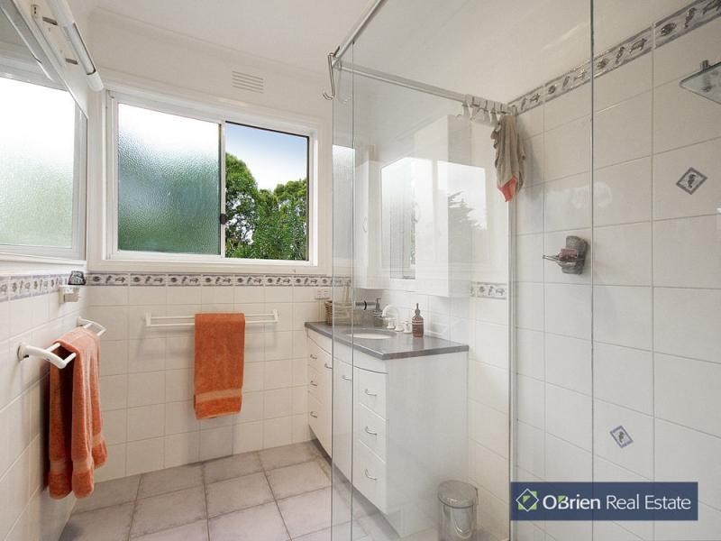 7 Meadow Road, Devon Meadows VIC 3977