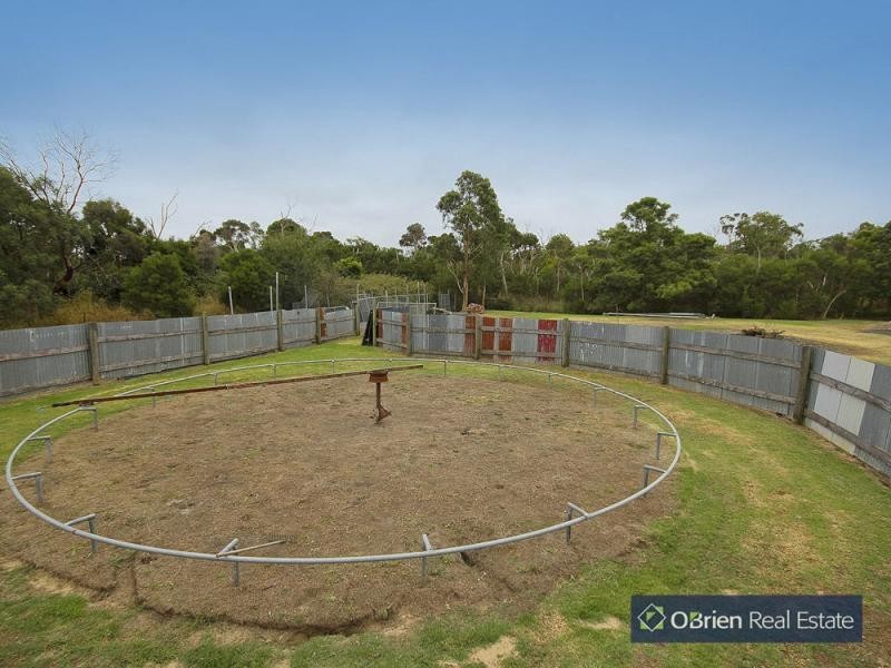 7 Meadow Road, Devon Meadows VIC 3977