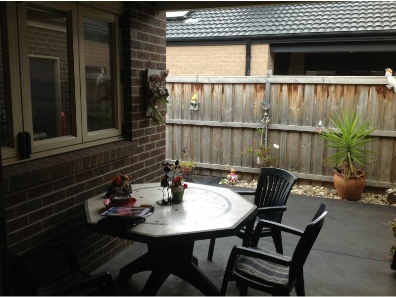 76 SUSSEX Avenue, Cranbourne North VIC 3977