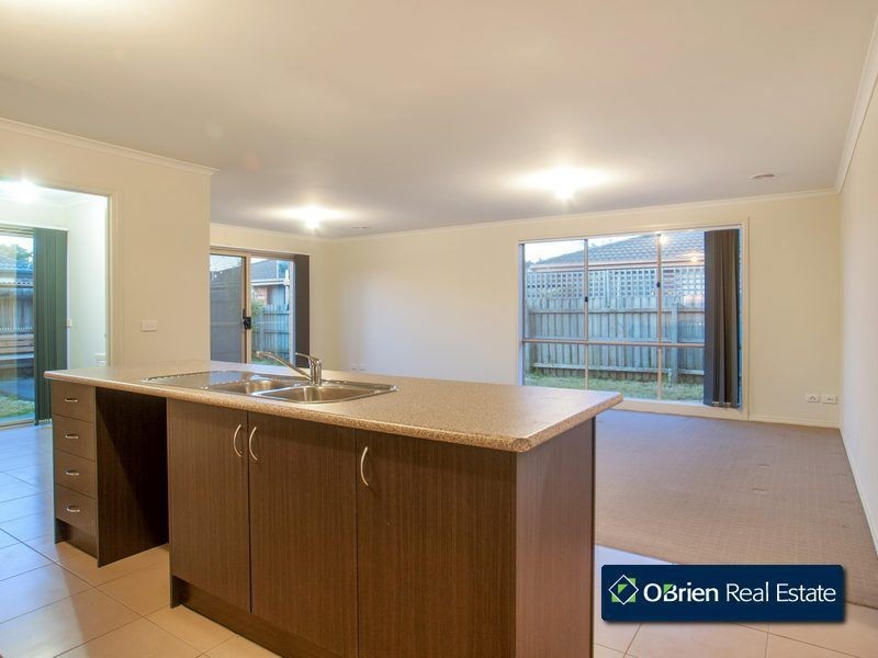 16/220-222 Monahans Road, Cranbourne West VIC 3977