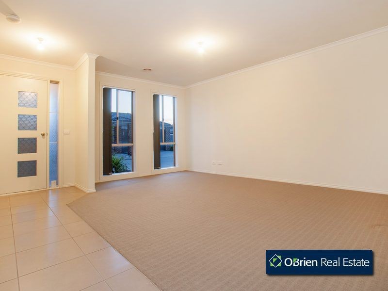 16/220-222 Monahans Road, Cranbourne West VIC 3977