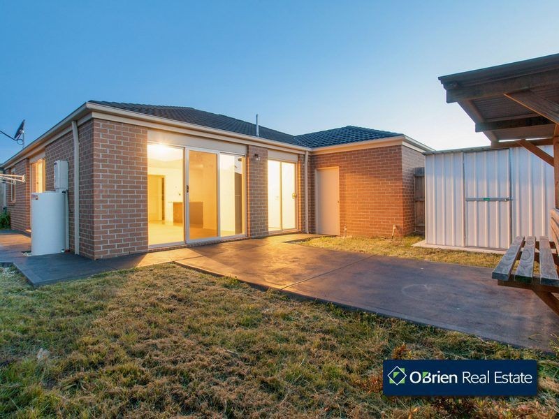 16/220-222 Monahans Road, Cranbourne West VIC 3977