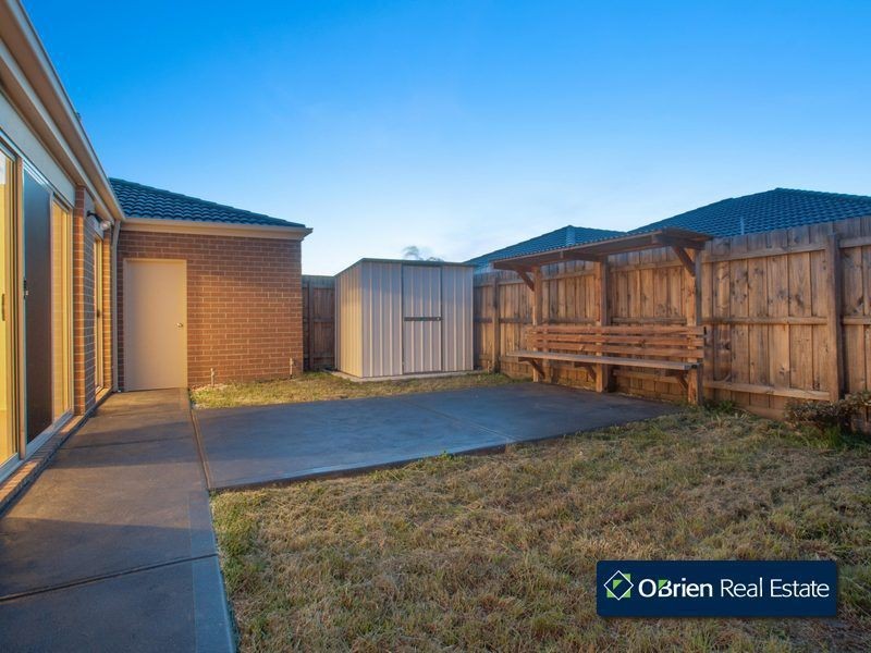 16/220-222 Monahans Road, Cranbourne West VIC 3977