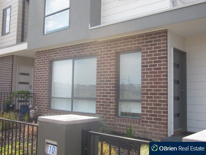 10 Jade Walk, Officer VIC 3809