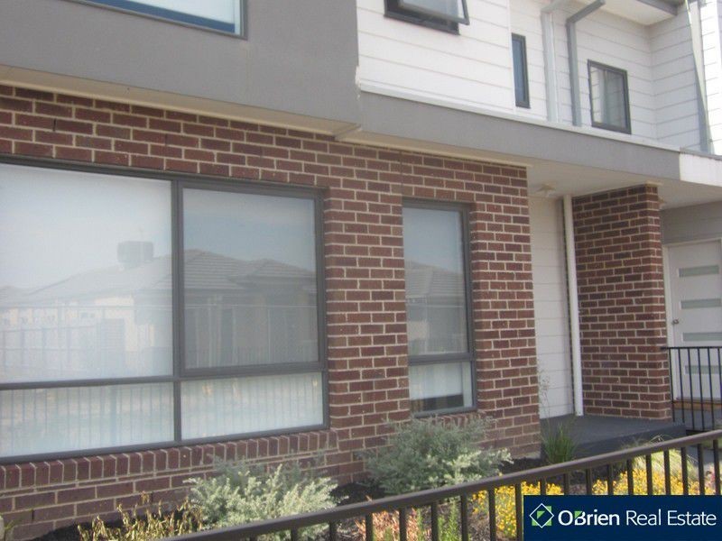 10 Jade Walk, Officer VIC 3809