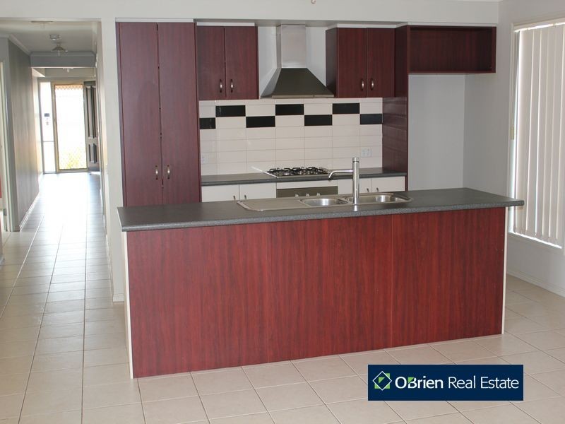 14 Paperbark Drive, Pakenham VIC 3810