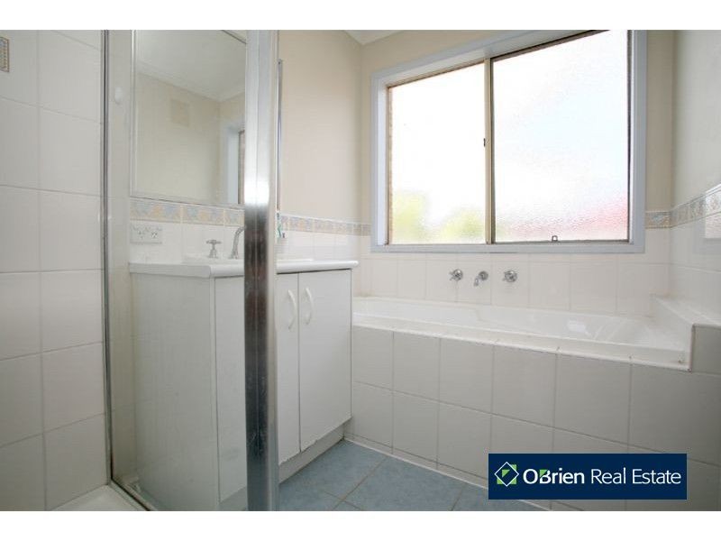 9 Burlington Chase, Hampton Park VIC 3976